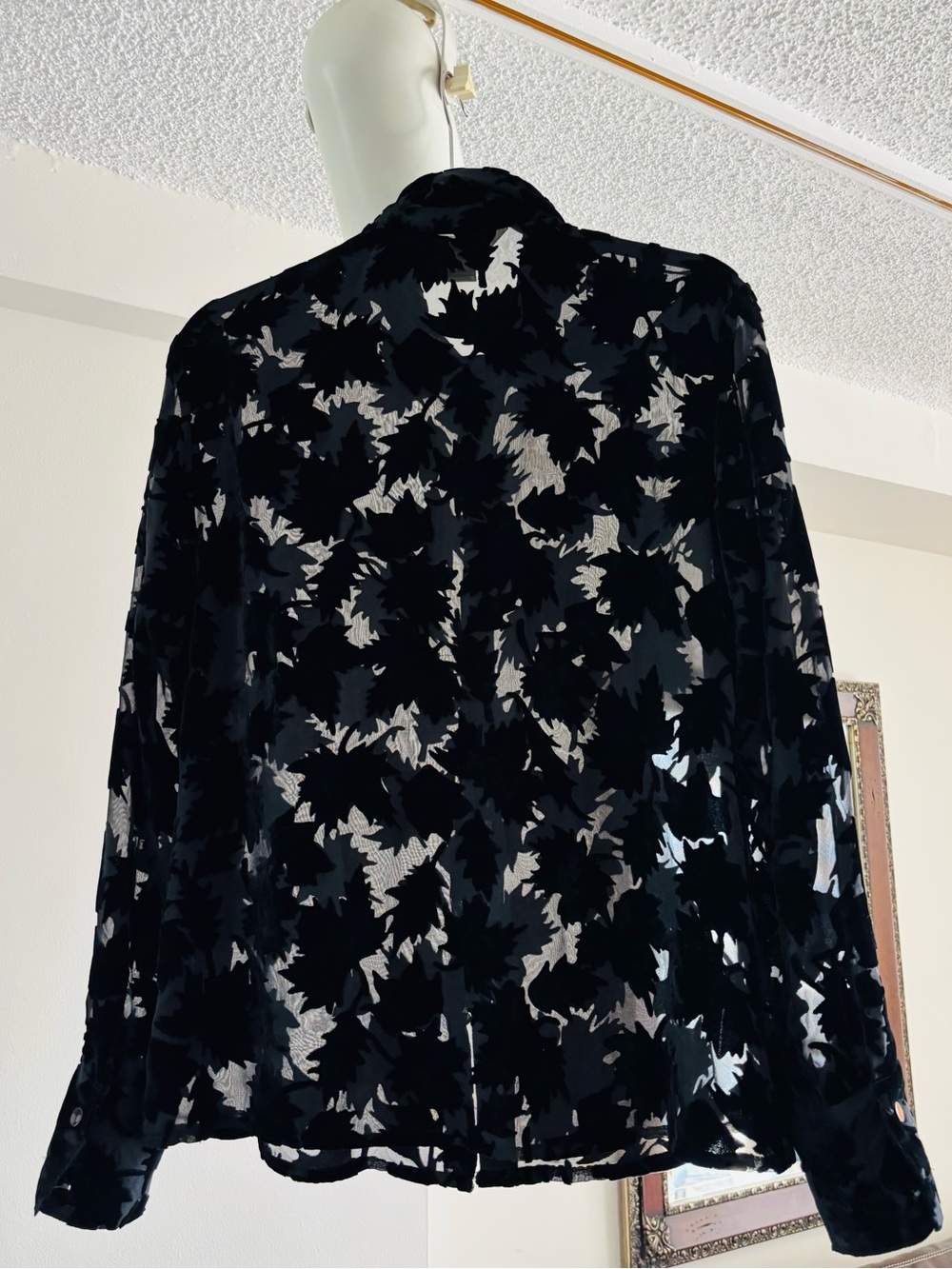 Vintage  Women’s Velvet and Silk Shirt Campagnie Internationale Express Medium
